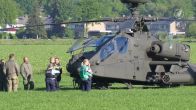 Militaire helikopter moet noodlanding maken in weiland bij Borger