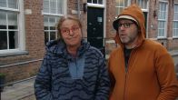Wilfred en Edith bouwen bed van karton