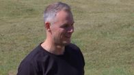 Hugo kijkt lief… en hoopt dat de rest vanzelf gaat
