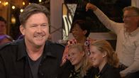 Johnny de Mol vraagt publiek in De Oranjezomer-studio: 'Wie kijkt er weleens porno?'