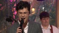 Dennis van Aarssen en The Black Tie Affair openen De Oranjezomer met ‘Trippin’