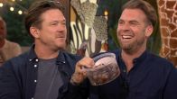 Johnny de Mol grapt tegen Rutger Castricum over cannabis in Haribo-snoep: ‘Ik ben niet van de softdrugs’