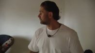 Mark is zijn 'oren' kwijt: 'Om je nek!'