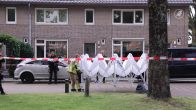 Politie houdt scenario's open na vondst zwaargewonde vrouw in woning Bunschoten