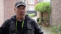 Roy niet blij met zware planken van Marit en Roelie: 'Gaat dwars door dak heen'