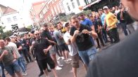 Vitesse-supporters richten hun woede op aanwezige pers: 'Opkankeren'