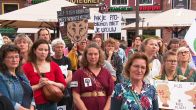 'Blief mit dien klaauwen van vraauwen!'