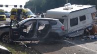 Grote ravage op A28 bij Staphorst: auto met caravan crasht
