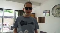 Leo stuurt zoon Jens op pad voor onderbroeken