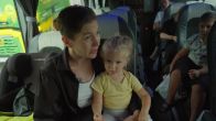 18 uur in de bus met 7 kinderen?