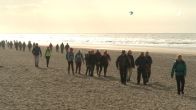 Duizenden mensen lopen op elf stranden voor 11-jarige zieke Seppe