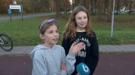 Pleun (11) en Evi (12) voeren actie voor veiligere weg na ongeluk Evi