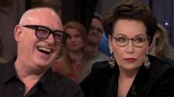 René van der Gijp geniet van Carry Knoops bij Pauw & De Wit: 'Ze heeft er écht de tering in!'