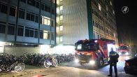 Tientallen studenten op straat nadat flat in brand vliegt in Delft