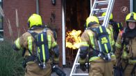Drie woningen ontruimd wegens uitslaande woningbrand in Goudriaan