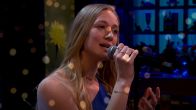 Pascale zingt La Bohème in de commercialbreak van De Oranjezondag