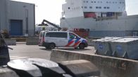 Dode na beknelling tussen twee containers in haven Rotterdam