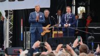 Willem-Alexander dankt Dokkum voor 'onvergetelijke Koningsdag'
