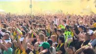 Groot feest in Den Haag: fans vieren kampioenschap ADO uitbundig
