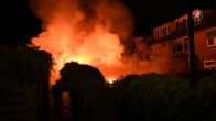 Meerdere branden in Wilnis: auto's en tuinhuis in vlammen op