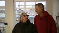 Sonja en Hendrik moeten bamboe hek plaatsen: 
