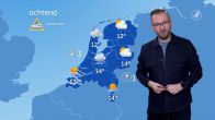 Code geel door dichte mist, later kans op pittige buien