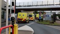 Duitse en Nederlandse hulpdiensten wachten medische evacuatievlucht op