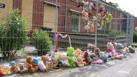 Knuffels neergelegd bij woning Stadskanaal na mishandelingszaak