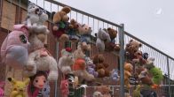 Knuffels neergelegd voor mishandelde kinderen in Stadskanaal