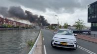 Enorme rookwolk bij brand Diemen