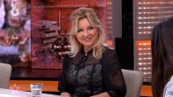 Zeldzaam: de (steenrijke) man van Tatjana Šimić verschijnt voor Shownieuws-camera