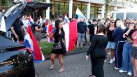 Honderden mensen demonstreren tegen en voor azc Uithoorn