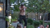 Ricky steelt de show bij playbackshow
