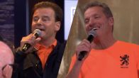 Wilfred Genee en John de Bever trappen eerste Vandaag Inside Oranje af met WK-versie van ‘Koekoek’
