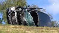 Bestuurder naar ziekenhuis na crash tussen vrachtwagen en auto op N381