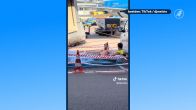 Verkoelende actie grondpersoneel Schiphol gaat viraal: 'Geweldig dit!'