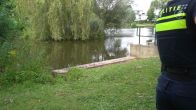 Omstanders redden kind uit vijver in Deventer