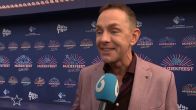 Na rol als lijk heeft Johan Derksen wél tekst in film van De Bevers