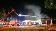 Omwonenden uit huis na grote brand in kringloopwinkel Veldhoven