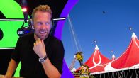 Stuntman Laurent laat zich met 185 km/u door de lucht schieten