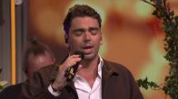 Een knallende opening van De Oranjezomer dankzij Yves Berendse met 'Misschien Is Het Tijd'!