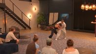 Joshlyn neemt het op tegen Ian