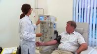 Oudste bloeddonor moet stoppen: 216 keer ging de naald erin