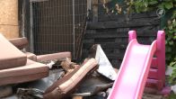 Julie woont amper één dag in haar nieuwe huis als brand alles verwoest