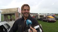 ZIEN: Zo blijft er weinig over van caravans tijdens race in Eemnes