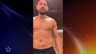Rolf Sanchez toont sixpack