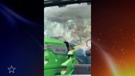 Koningin Maxima rijdt op een trekker in de Achterhoek