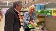 Monique heeft zo haar eisen bij het boodschappen doen