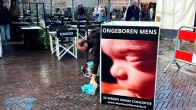 Grens bereikt? Anti-abortusdemonstranten protesteren met bloederige foto's