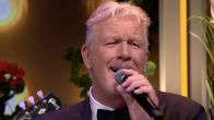 Mr. Jones & Just In Case zingt 'If' en 'Let It Be Me' tijdens commercial break van De Oranjezondag